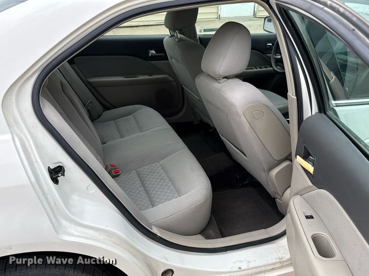 image for item EG6403 2010 Ford Fusion SE  