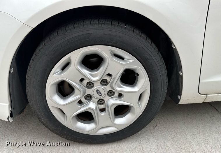 image for item EG6403 2010 Ford Fusion SE  