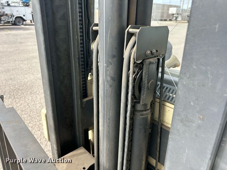 image for item EG7668 1995 Crown RR3510-35 order picker