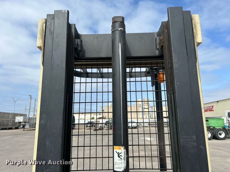 image for item EG7668 1995 Crown RR3510-35 order picker