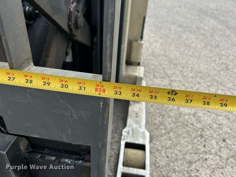 image for item EG7668 1995 Crown RR3510-35 order picker