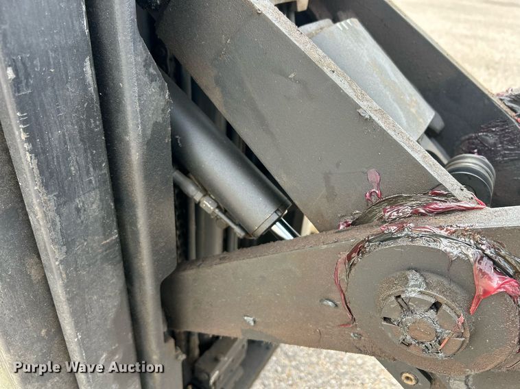 image for item EG7668 1995 Crown RR3510-35 order picker