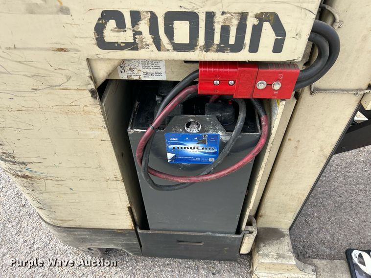 image for item EG7668 1995 Crown RR3510-35 order picker