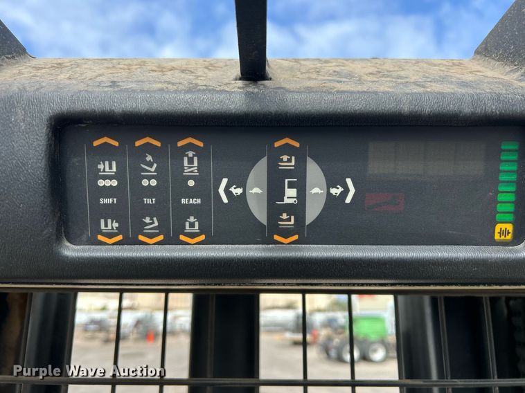 image for item EG7668 1995 Crown RR3510-35 order picker