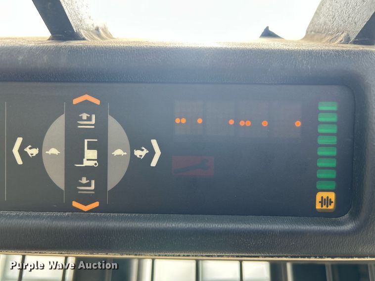 image for item EG7668 1995 Crown RR3510-35 order picker