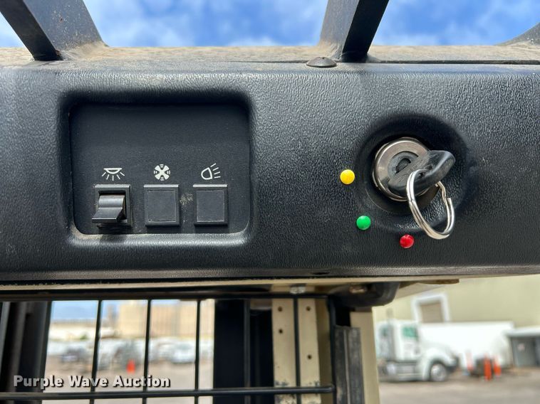 image for item EG7668 1995 Crown RR3510-35 order picker