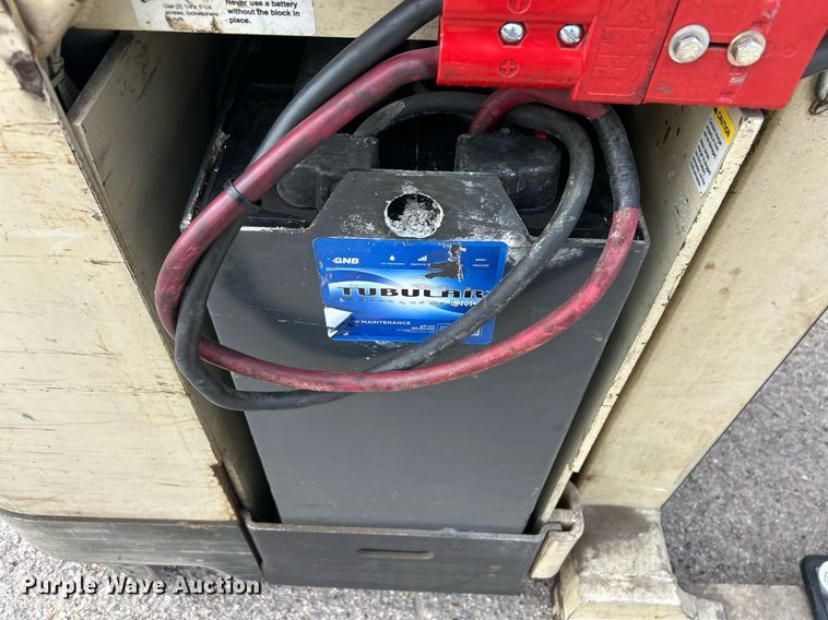 image for item EG7668 1995 Crown RR3510-35 order picker