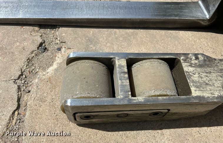 image for item EG7668 1995 Crown RR3510-35 order picker