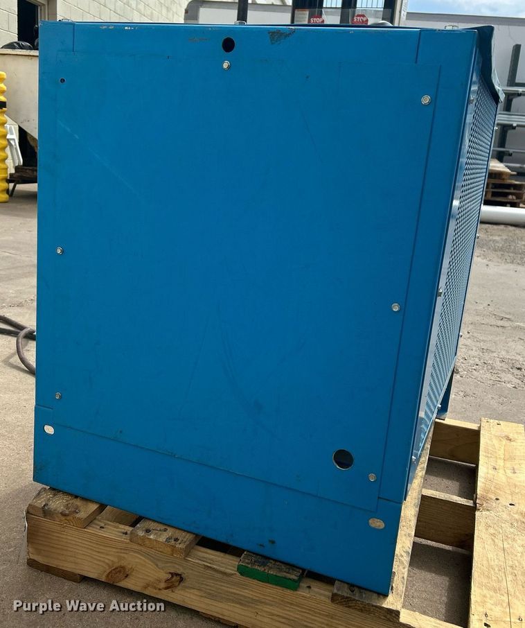 image for item EG7668 1995 Crown RR3510-35 order picker