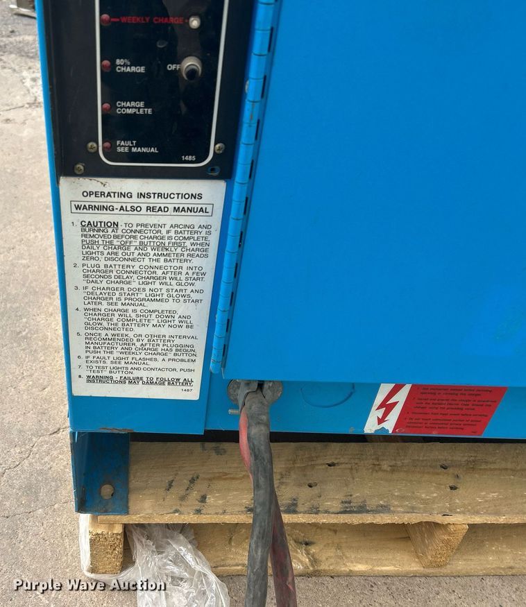 image for item EG7668 1995 Crown RR3510-35 order picker