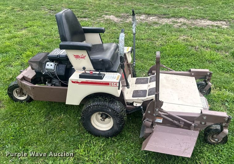 image for item EH7436 Grasshopper 614 ZTR lawn mower
