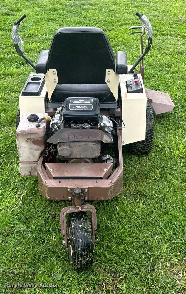 image for item EH7436 Grasshopper 614 ZTR lawn mower