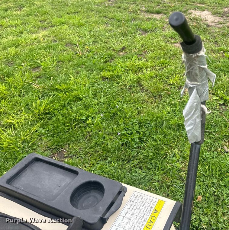 image for item EH7436 Grasshopper 614 ZTR lawn mower