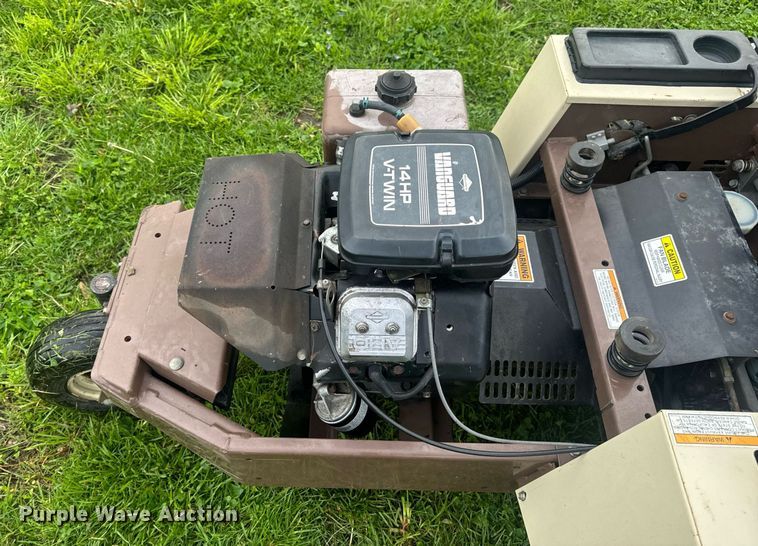 image for item EH7436 Grasshopper 614 ZTR lawn mower