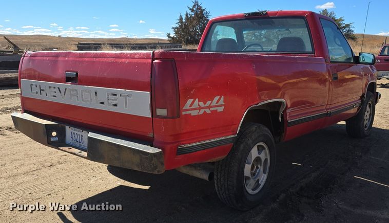 image for item EH8658 1995 Chevrolet K1500 pickup truck