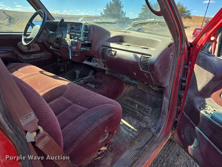 image for item EH8658 1995 Chevrolet K1500 pickup truck