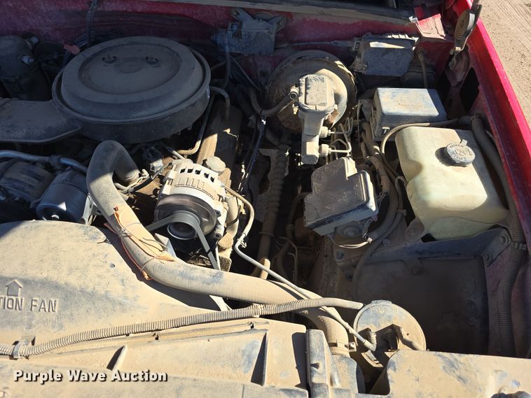 image for item EH8658 1995 Chevrolet K1500 pickup truck