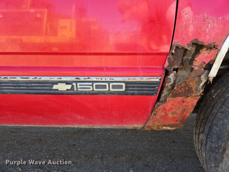image for item EH8658 1995 Chevrolet K1500 pickup truck