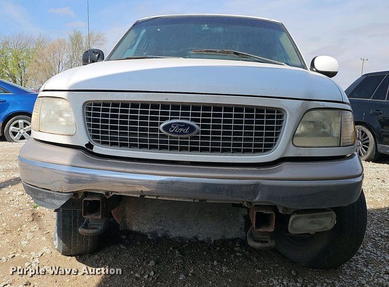 image for item EH8876 1999 Ford Expedition Eddie Bauer SUV