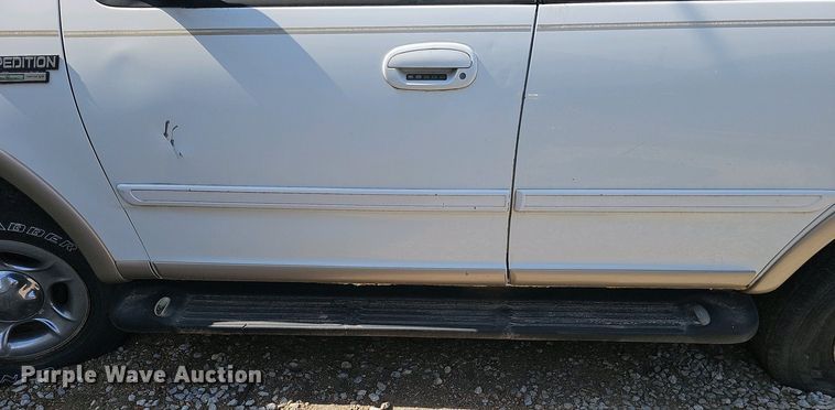 image for item EH8876 1999 Ford Expedition Eddie Bauer SUV