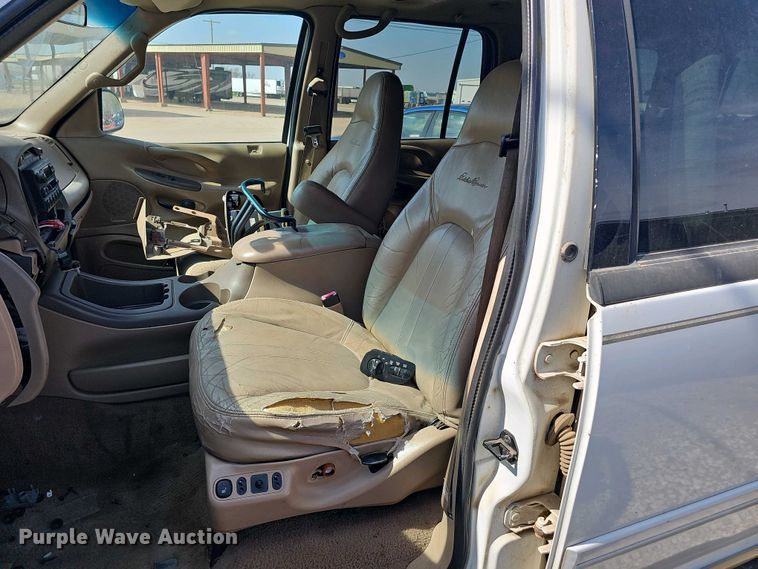 image for item EH8876 1999 Ford Expedition Eddie Bauer SUV