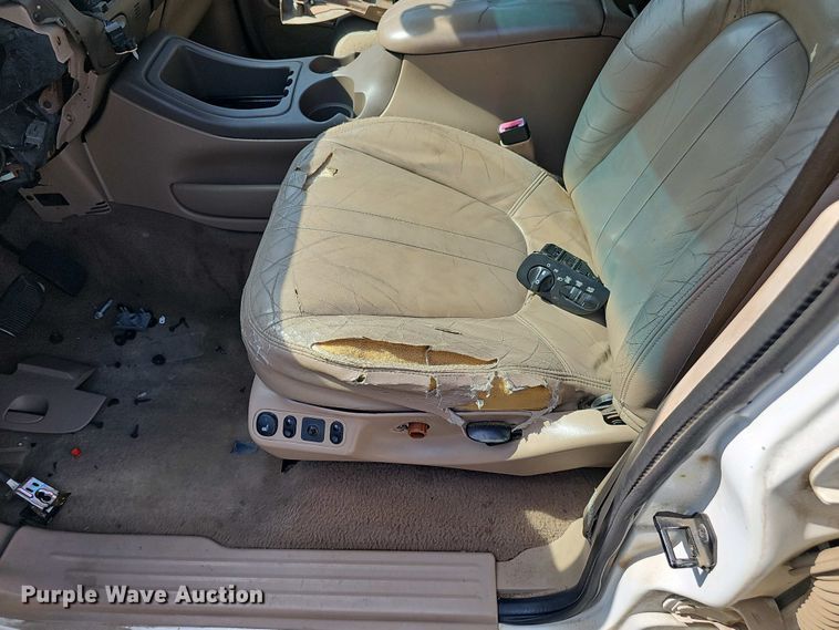 image for item EH8876 1999 Ford Expedition Eddie Bauer SUV