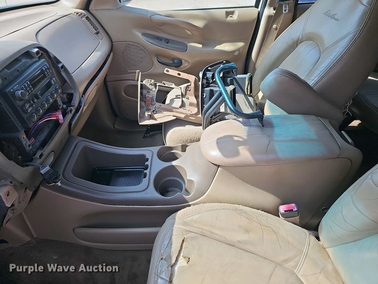 image for item EH8876 1999 Ford Expedition Eddie Bauer SUV