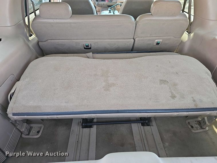 image for item EH8876 1999 Ford Expedition Eddie Bauer SUV