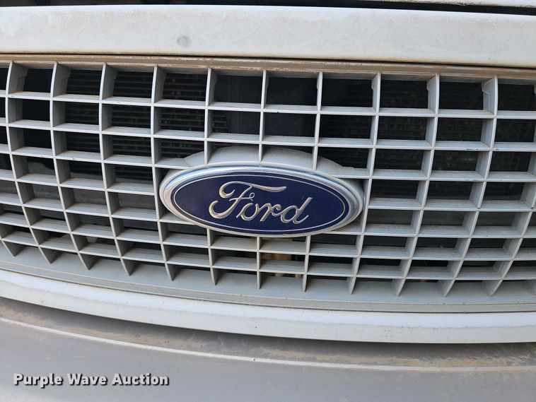 image for item EH8876 1999 Ford Expedition Eddie Bauer SUV