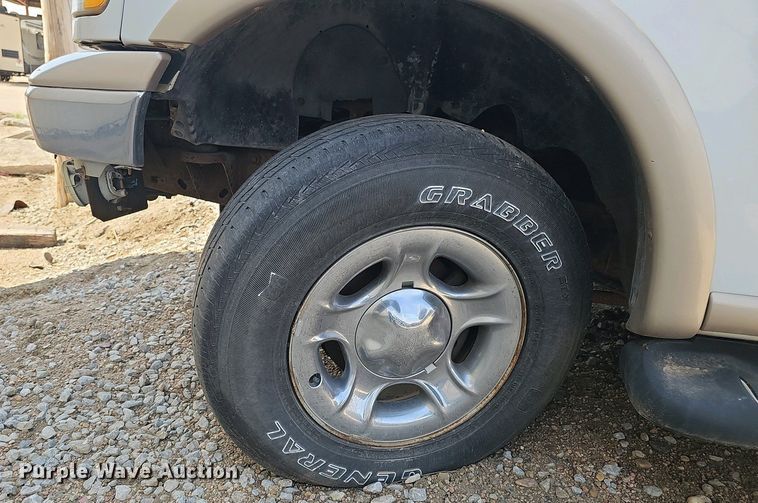 image for item EH8876 1999 Ford Expedition Eddie Bauer SUV