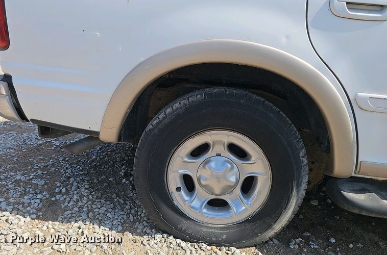 image for item EH8876 1999 Ford Expedition Eddie Bauer SUV