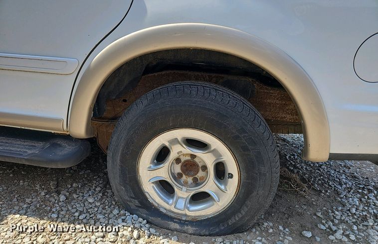 image for item EH8876 1999 Ford Expedition Eddie Bauer SUV