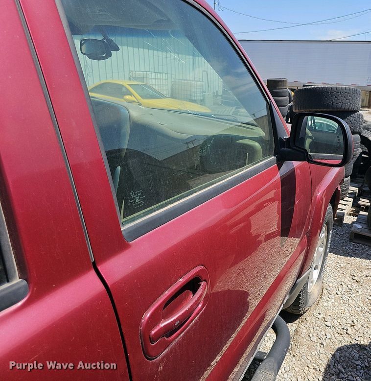 image for item EH8882 2005 Chevrolet Tahoe Z71 SUV