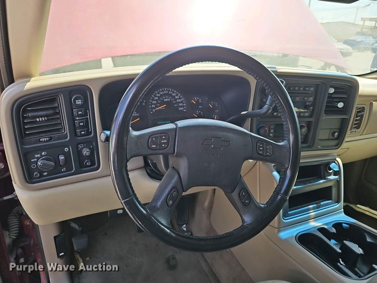 image for item EH8882 2005 Chevrolet Tahoe Z71 SUV