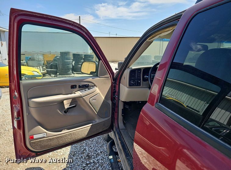 image for item EH8882 2005 Chevrolet Tahoe Z71 SUV