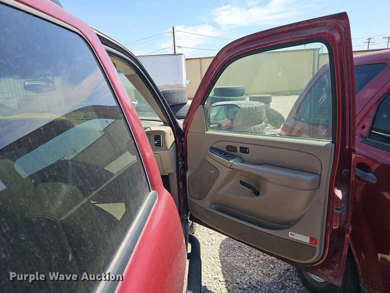 image for item EH8882 2005 Chevrolet Tahoe Z71 SUV