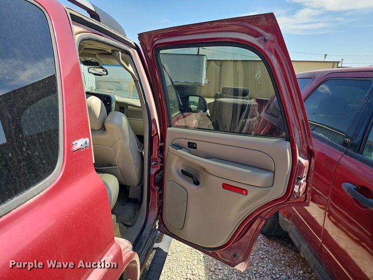 image for item EH8882 2005 Chevrolet Tahoe Z71 SUV