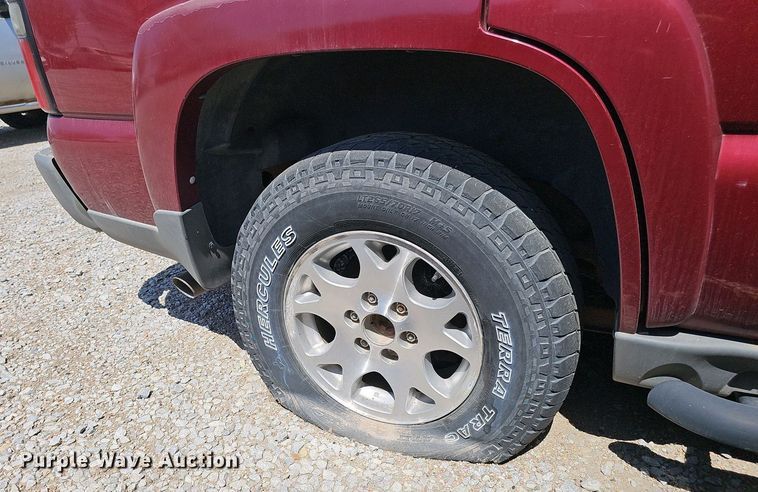 image for item EH8882 2005 Chevrolet Tahoe Z71 SUV