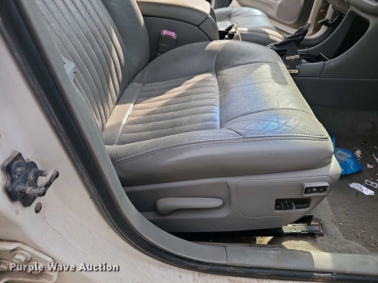 image for item EH8883 2001 Chevrolet Impala LS 