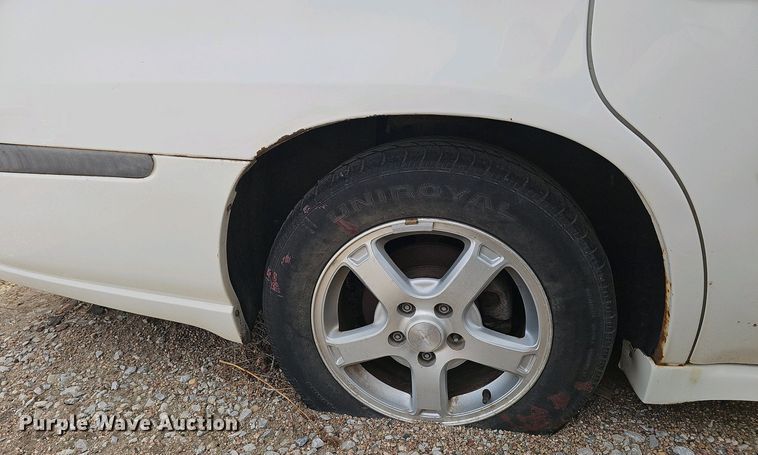 image for item EH8883 2001 Chevrolet Impala LS 