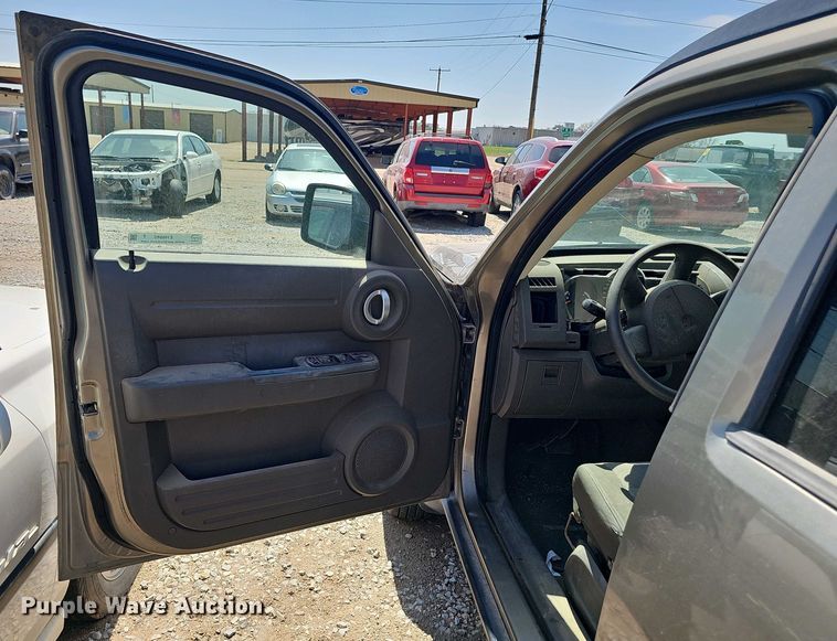 image for item EH8885 2007 Dodge Nitro SUV