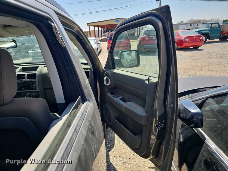 image for item EH8885 2007 Dodge Nitro SUV