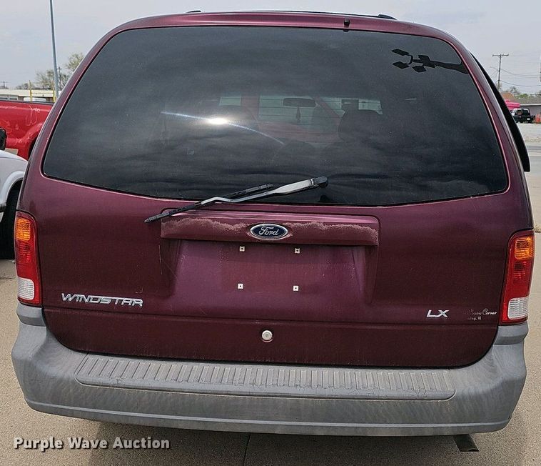 image for item EH8888 1999 Ford Windstar LX van