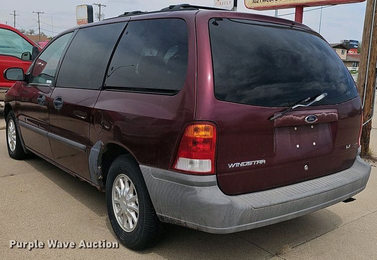 image for item EH8888 1999 Ford Windstar LX van