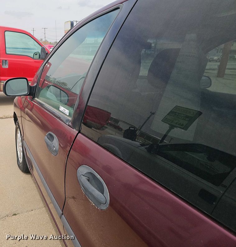 image for item EH8888 1999 Ford Windstar LX van