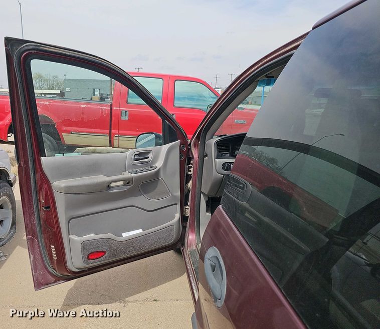image for item EH8888 1999 Ford Windstar LX van