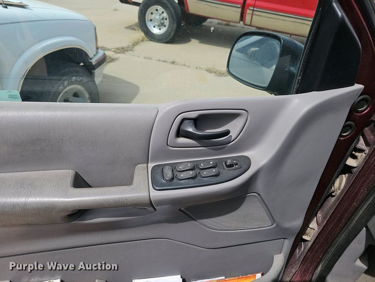image for item EH8888 1999 Ford Windstar LX van
