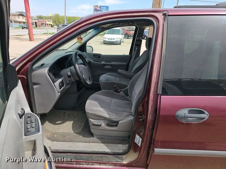 image for item EH8888 1999 Ford Windstar LX van