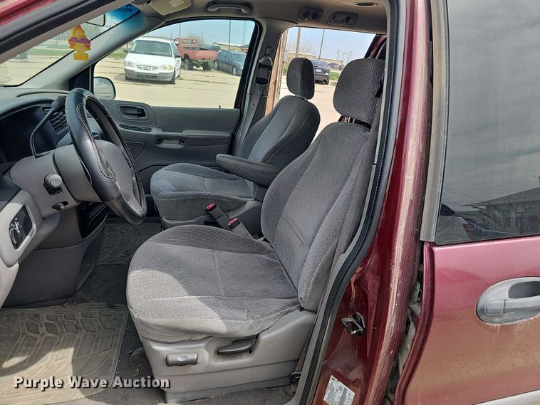 image for item EH8888 1999 Ford Windstar LX van