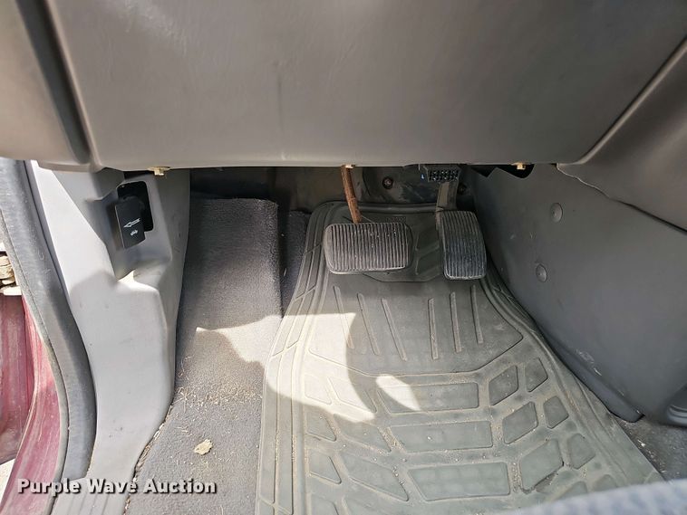 image for item EH8888 1999 Ford Windstar LX van